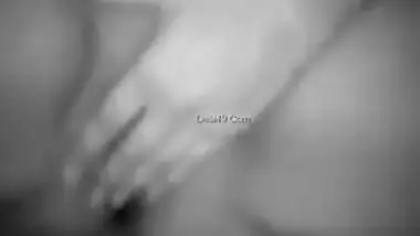 Lovers of Desi porn will be glad to see this beautiful shaved pussy