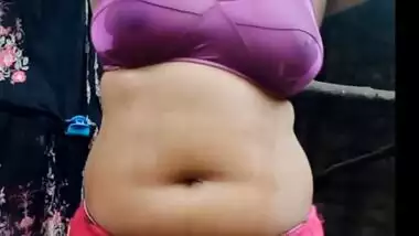 Hot sexy indian girl is bathing in the bathroom and showing her cute nude