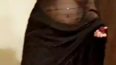 Transparent saree boobs show and naked video of busty wife