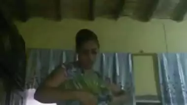 Very cute village bhabi showing her big boobs on mobile cam