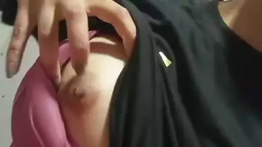 Paki girl boob show selfie video making viral MMS