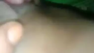 Horny Desi Bhabhi masturbation session in the solo XXX clip close-up