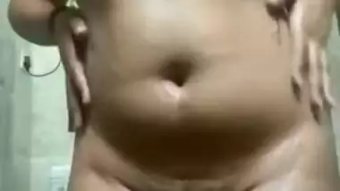 Big-boobed desi XXX wife showing her juicy nude body on cam MMS