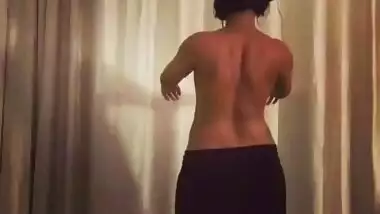 Desi babe hot dance moves