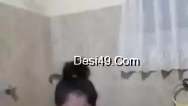 Today Exclusive- Hot Look Sri Lankan Girl Record Her Nude Bathing Selfie Part 2