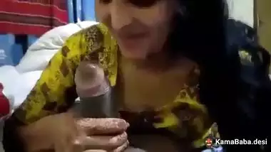 A sexy lady gives an Indian blowjob to her husband’s friend