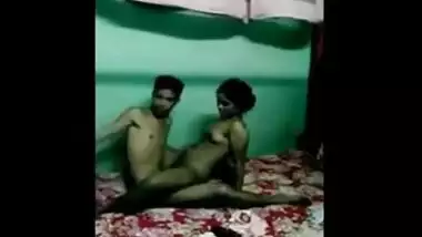 Desi sex video of a cute teen pair enjoying a home sex session