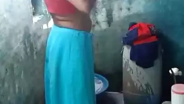 Hot Desi52 video of my aunty taking a shower and she has got a humongous boobs