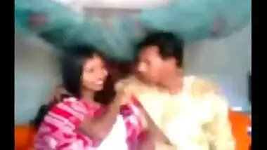 Porn video of an amateur couple enjoying a romantic private time together