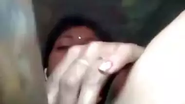 Horny Desi village wife rubs XXX pussy in kitchen using rolling pin