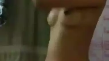 Obscene teen Desi gets naked to air her XXX charms in the bathroom