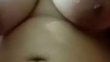 Pakistani aunty showing boobs and pussy