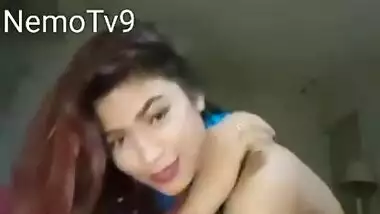 A super hot level video call of a desi aunty just see caps and guess