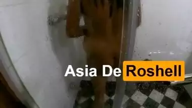 Sneaking on sexy indian girl having shower after work - Asia De Roshell