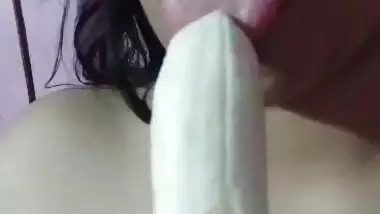 Bengali girl playing with boobs and pussy viral videos