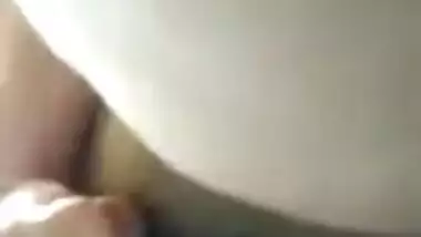 Short-haired Desi Bhabhi licks saggy boobs and fingers XXX twat in bath