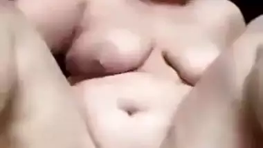 Big ass desi nude milf enjoys exposing her body