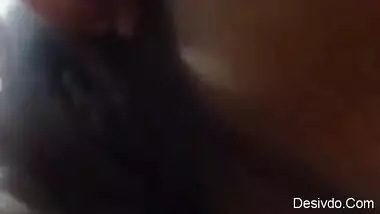 Desi girl selfi showing boobs big pussy