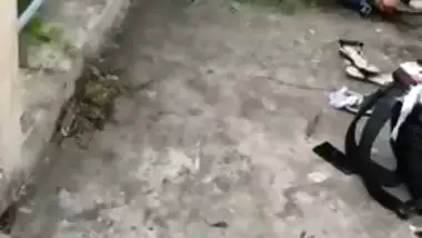 XXX voyeur finds Desi lovers fucking in the fresh air in MMS video