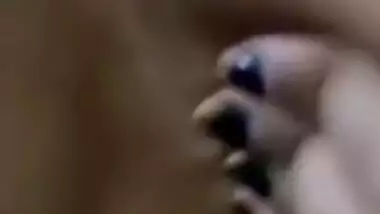 Amateur Indian acts like a XXX slut on camera revealing everything