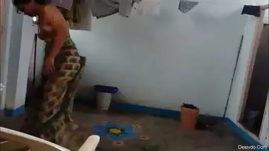 South Indian Sunita bhabhi nude saree change caught by devar voyeur cam HD