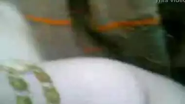 XXX vidoes of an amateur girl having fun with boyfriend in his car