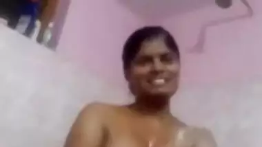 Today Exclusive- Sexy Mallu Girl Record Bathing Clip Part 1