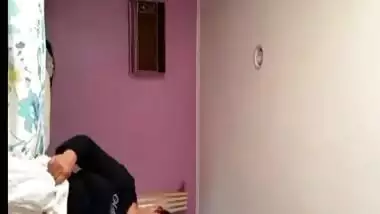 Mature Indain BBW Bhabhi Chnaging Cloths Part 2