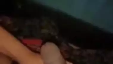 Desi MILF receives guy's XXX tool in mouth and sucks for MMS viewers