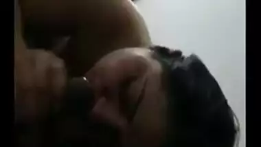 Best Indian porn mms of mature bhabhi hot blowjob session with lover