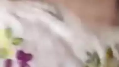 Indian aunty and her naked pussy in XXX self-made porn video