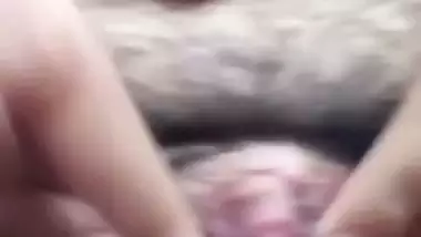 Kanpur girl strips and records her desi nude mms