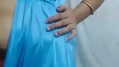 Indian Housewife In Home Alone Seducing Herself Finger Pussy