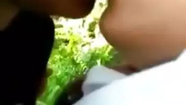 The first-time experience of this sexy Tamil babe fuck outdoor in jungle