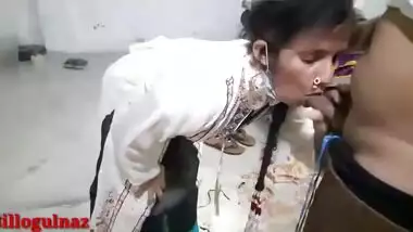 Desi maid blowjob to house owner porn sex