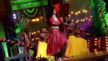 Etv Anchor Varshini Supet Hot Jiggling Fleshy Navel & Boobs Shaking Item Dance