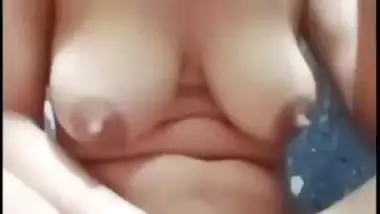 Bhabhi milking breast and fingering pussy viral live