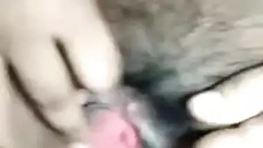 For everyone who wants XXX sex Desi woman shows of body in MMS clip