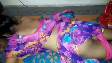 A fake doctor takes advantage of a mallu bhabhi on Holi