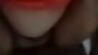 Sexy Desi XXX mom showing her big boobs and wet pussy on cam