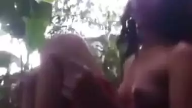 Young village Tamil girl fingering pussy on selfie cam in MMS porn