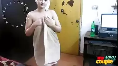 Indian Bhabhi Sonia After Shower Hardcore Sex With Husband Sunny Big Boobs