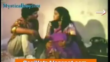 Hot mallu couple enjoying eachother on the bed