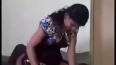 Amateur Desi mms clip of horny Bhabhi caught sitting on lover's face