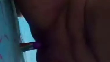 Hot MMS video of amateur Desi couple that has a XXX quickie close-up