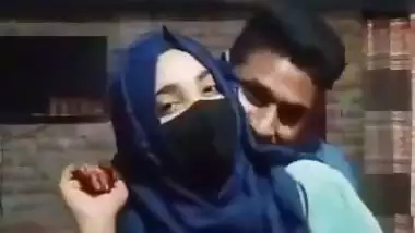 Karachi guy squeezes his sister’s boobs behind his parents
