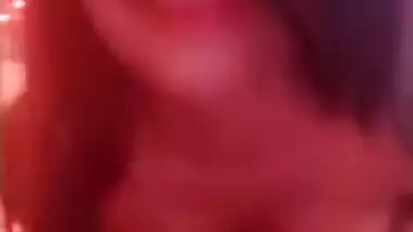 Desi love liked idea of performing XXX show on webcam with sex toy