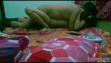 Era captures Desi whore and XXX buddy having sex on the bed