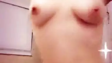 Such A Beautiful Girl showing her Beautiful Figure in Selfie Clip, Shaking her Ass