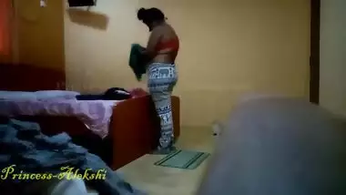 Desi cute girl in Hotel Room